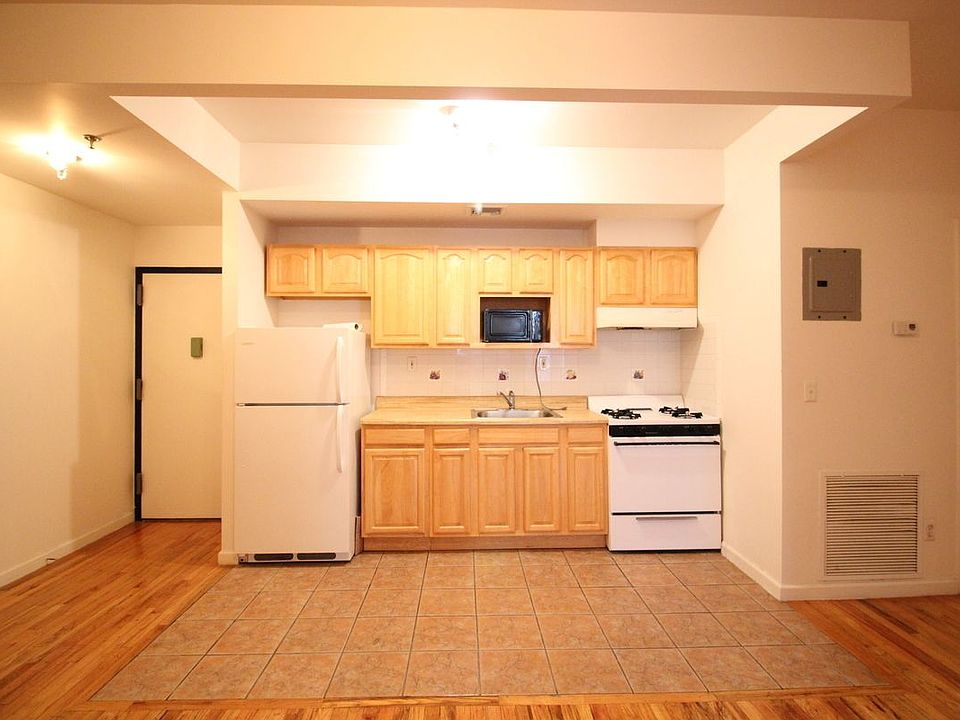 1st image of 233 Montrose Ave APT 6