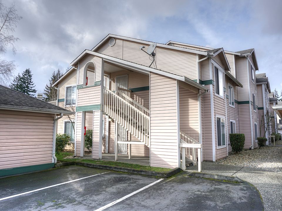 www.LamoureuxRealEstate.com