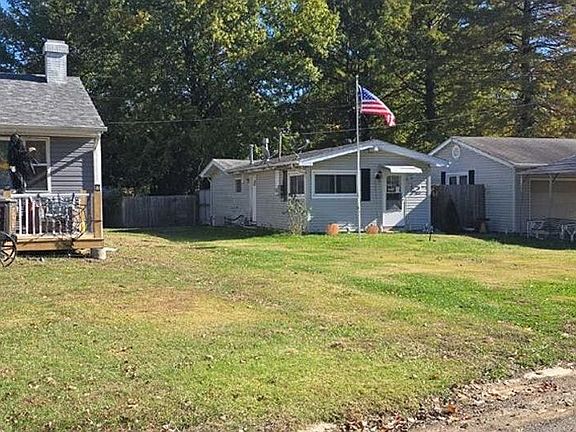 3rd image of 815 Southmoor Pl