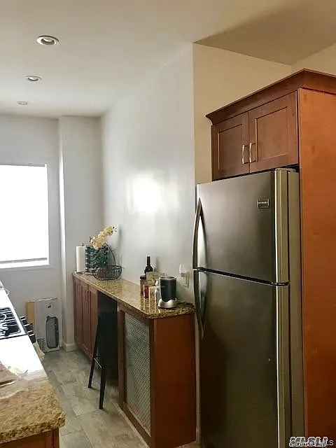 1 bed, 1.0 bath, 650 sqft, $2,200 — Photo 2
