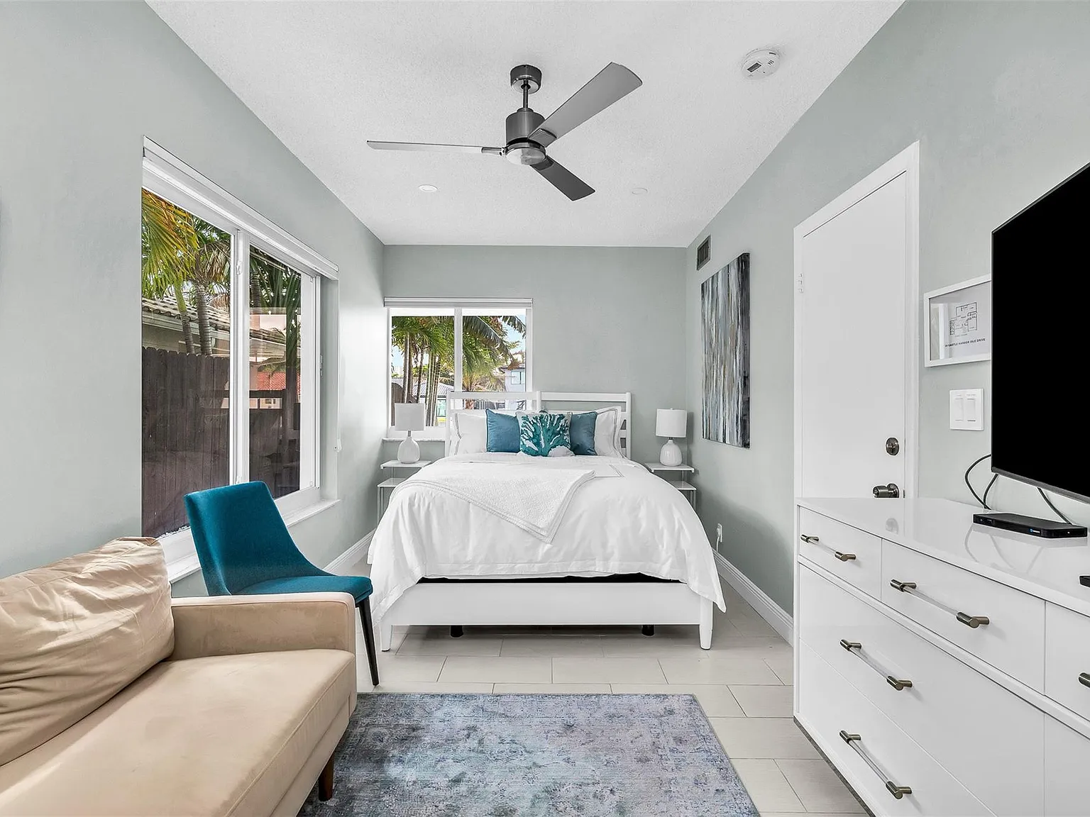5 bed, 4.0 bath, 3810 sqft, $18,000 — Photo 2