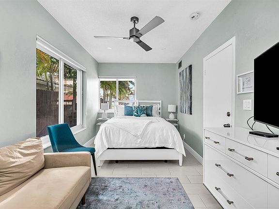 2nd image of 39 Castle Harbor Isle Dr
