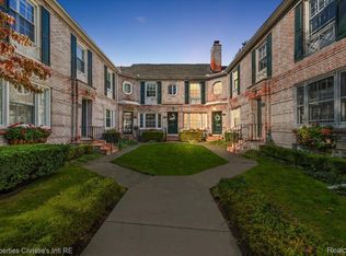 45 Cranford Ln, Grosse Pointe, MI 48230