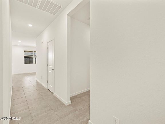 4th image of 16035 W DESERT HOLLOW Drive