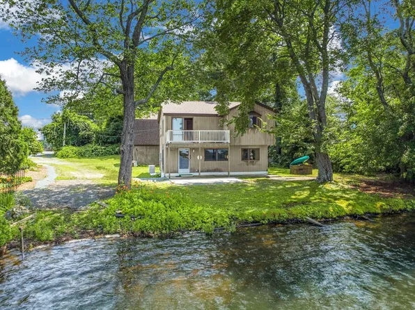 81 Ridge Rd, Foxboro, MA 02035