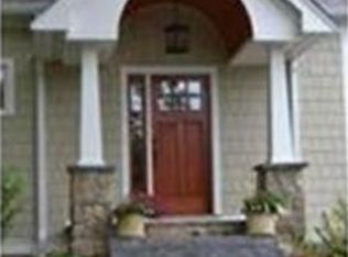 696 Osgood St, North Andover, MA 01845