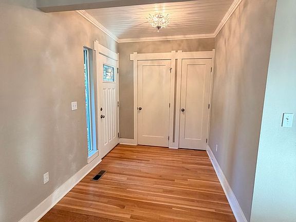 3rd image of 6822 S Virginia Ave