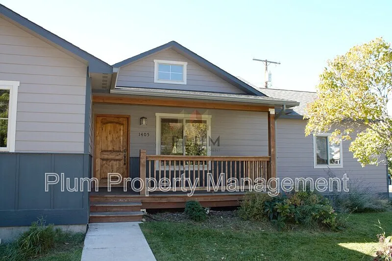 4 bed, 3.0 bath, 1950 sqft, $2,220 — Photo 2