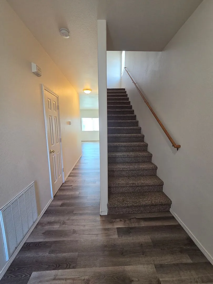 1712-1714 W Peninsula Dr — Photo 2