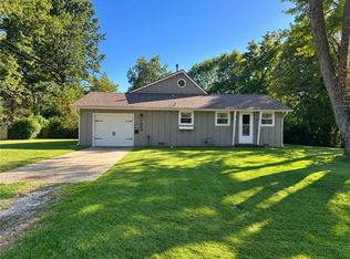 1009 E 134th St, Grandview, MO 64030
