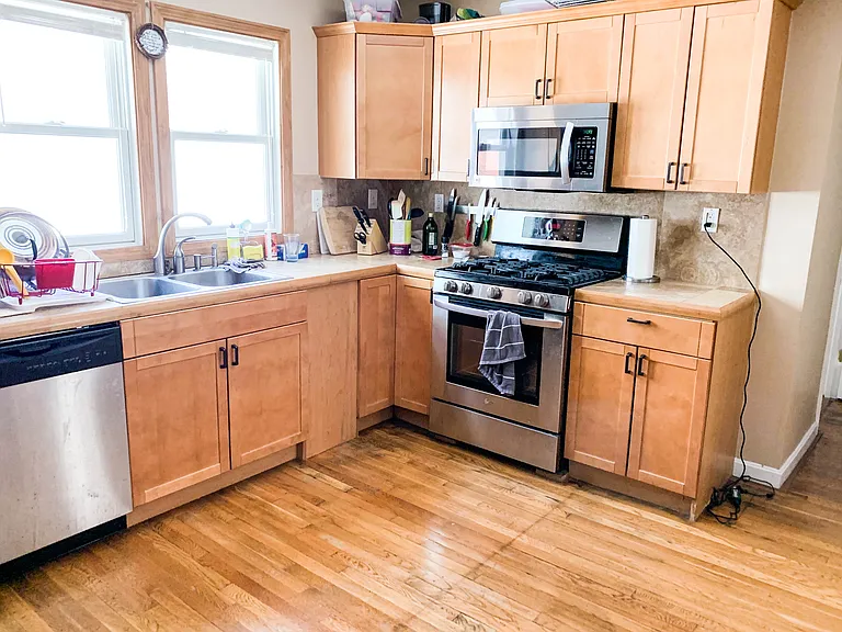 180 Franklin St #1 — Photo 4