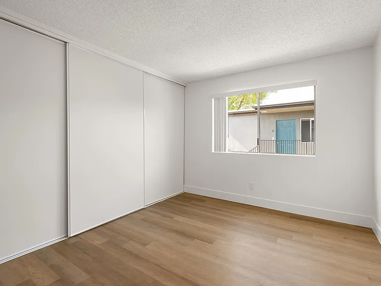 Terre at 989 Peach — Photo 11