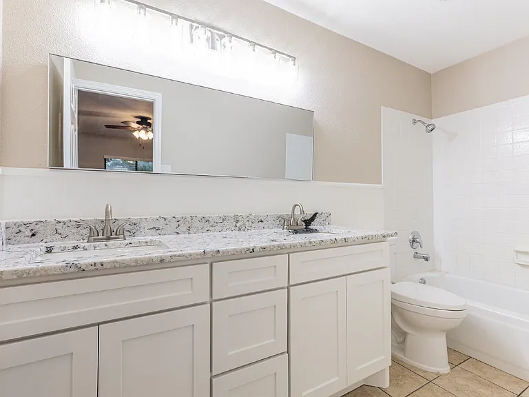 21514 Longwood — Photo 25