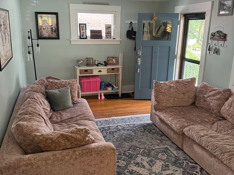 220 Sieaforth Ave — Photo 11