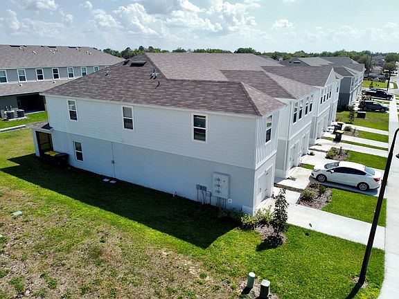 3rd image of 380 Sedgewick Dr