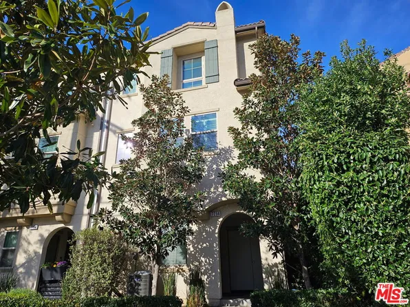 7256 N Cherry Ln, Van Nuys, CA 91405