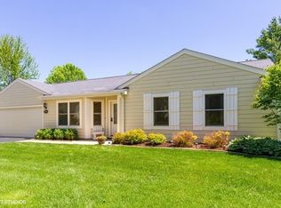 801 Newport Dr, Island Lake, IL 60042