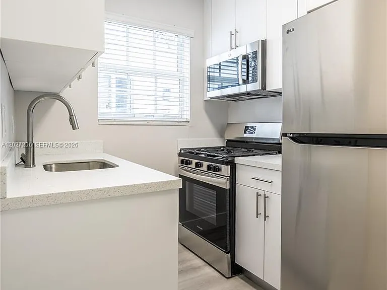 2418 Flamingo Dr #7 — Photo 6