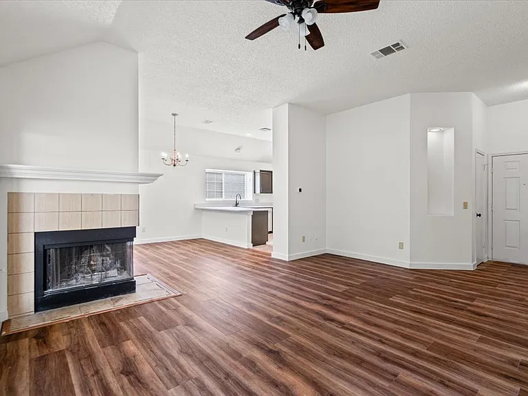 2907 Shotgun Ln — Photo 4