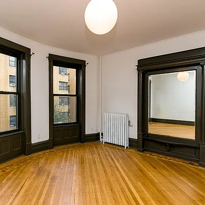 Rented by Nooklyn NYC LLC | media 18