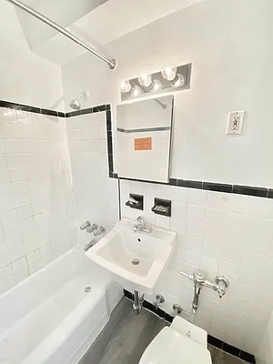 Rented by Waverly Realty Associates | media 20