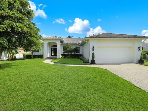 8748 S Lake CIR, FORT MYERS, FL 33908