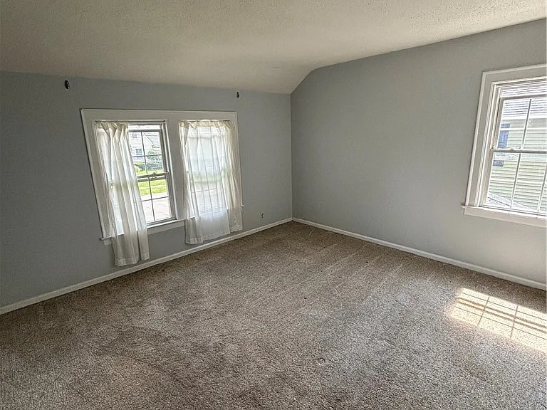 102 Wellington Rd — Photo 25
