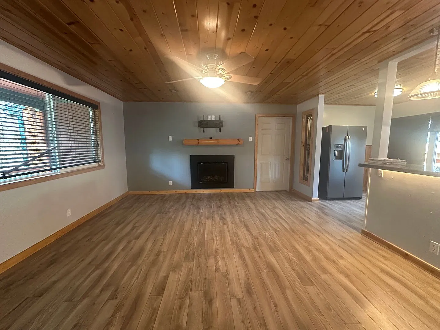 Charming 2 Bedroom, 2 Bathroom Home in Quiet Meyers Neighborhood — Photo 3