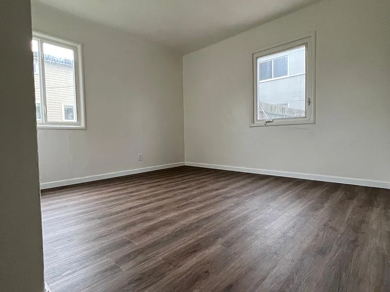 239 Armour Ave — Photo 4