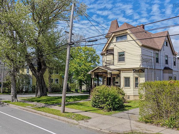 3rd image of 39 George St