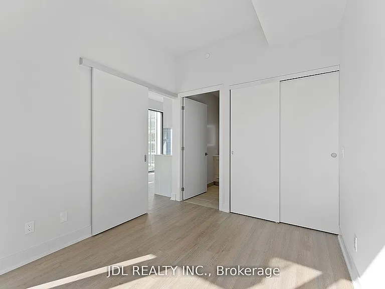 8 Cumberland St #2103 — Photo 19
