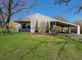 36 Mockorange Ln, Levittown, PA 19054