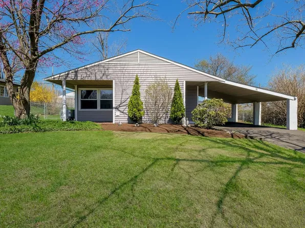 36 Mockorange Ln, Levittown, PA 19054