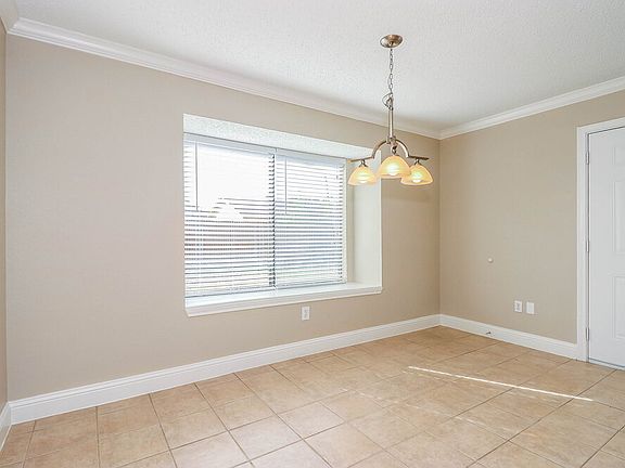 4th image of 309 Chasmier Way