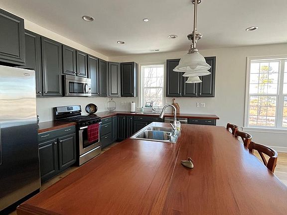 4th image of 21572 Chicken Point Rd