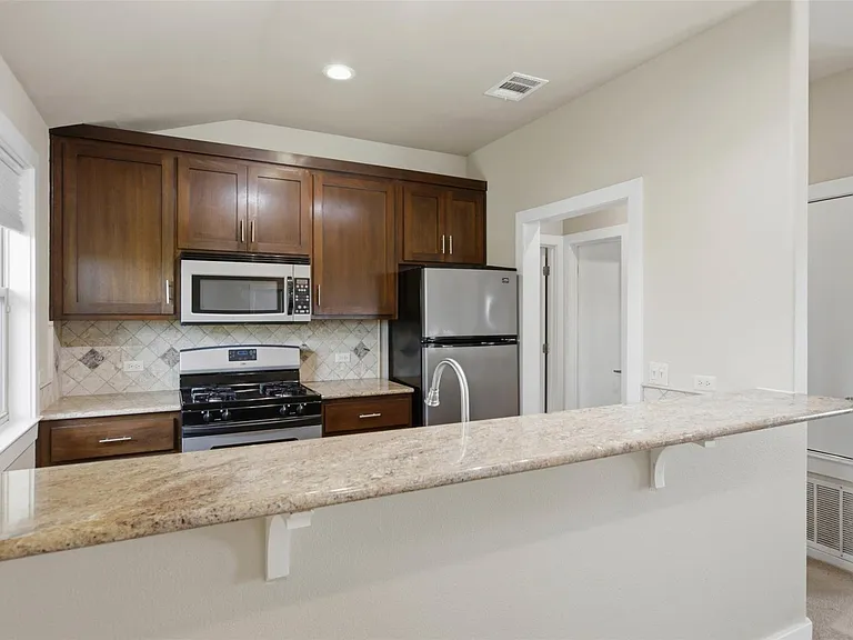 1315 W Anderson Ln #B — Photo 13