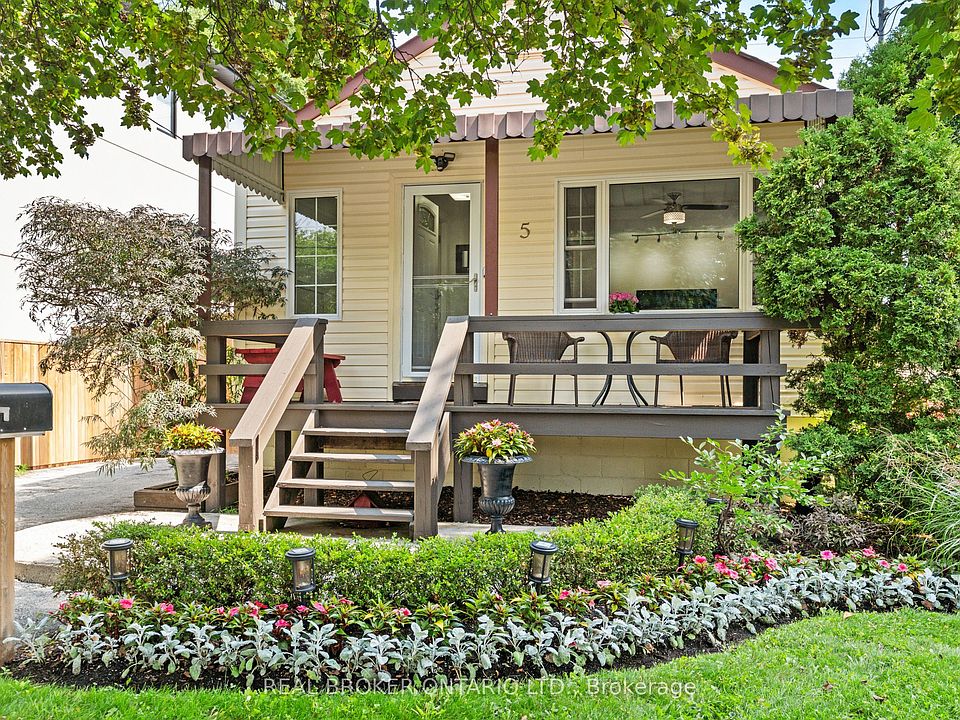 1st image of 5 Acorn Ave