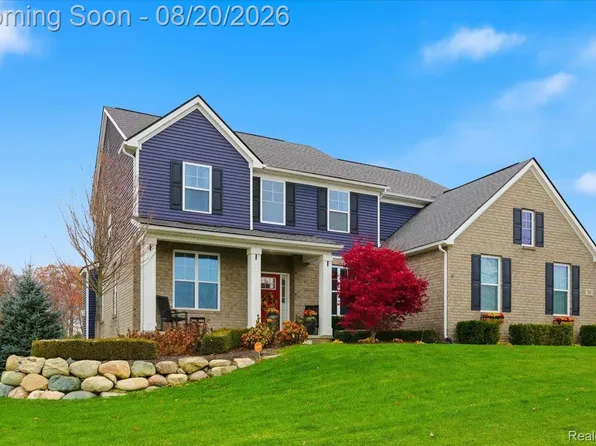 283 Westbrooke Dr, Oakland, MI 48363