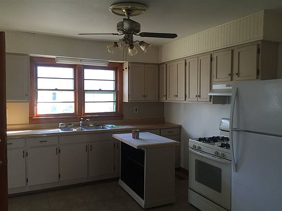 2nd image of 2620 Shady Ln