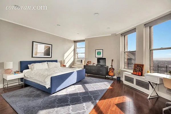 Sold by Corcoran | media 16