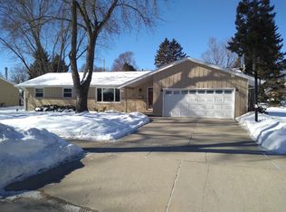 W65N387 Westlawn Ave, Cedarburg, WI 53012