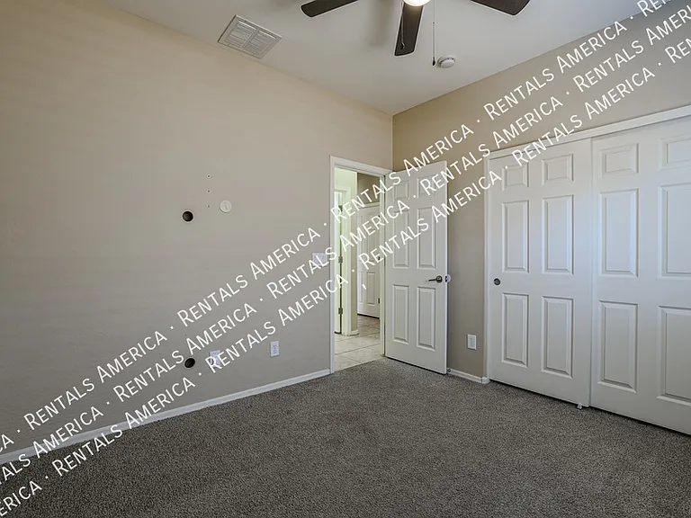 201 W Kona Dr — Photo 17