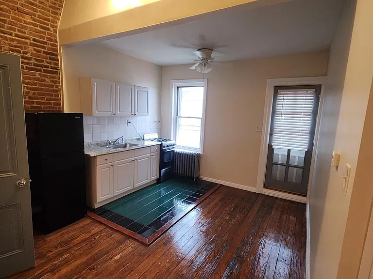 2210 E York St #12-3F — Photo 8