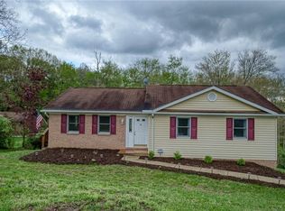 417 Sawmill Run Rd, Butler, PA 16001