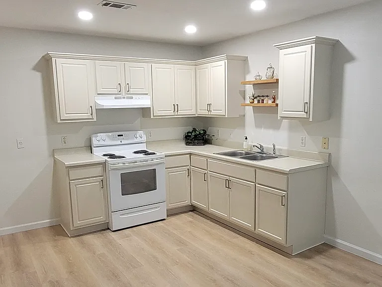 4915 Fortuna Pl — Photo 2