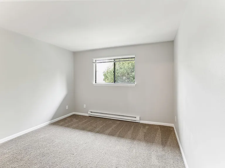 Country Meadows Apartments — Photo 48