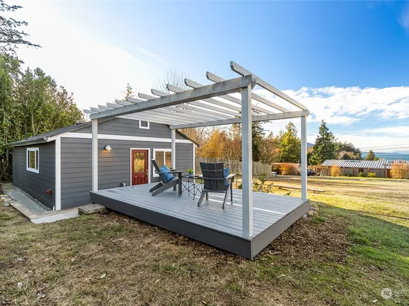 2016 Granger Way, Lummi Island, WA 98262