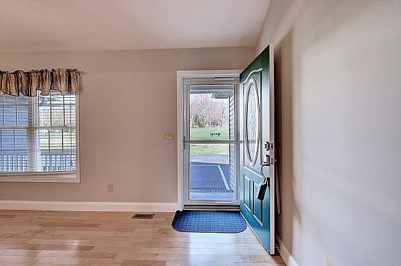 4th image of 205 Dawn Dr Unit 3