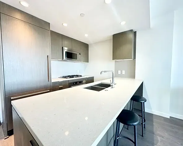 125 E 14th St #14 — Photo 6