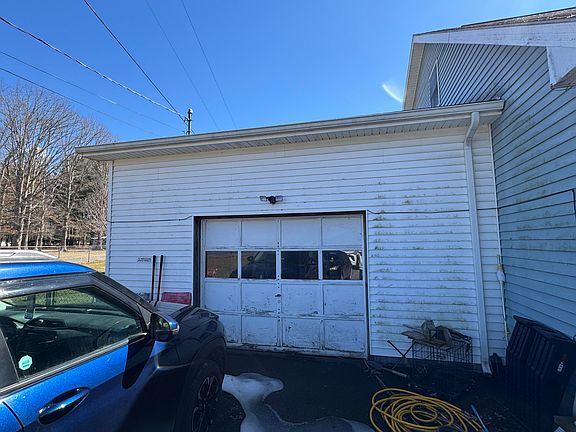 2nd image of 445 Tommy Hall Rd